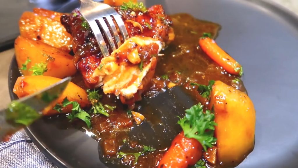 Easy One Pan Honey Garlic Chicken and Potatoes with Veggies
