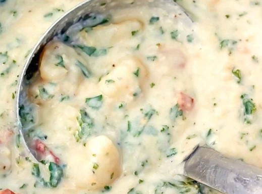 The Best Creamy Potato Soup