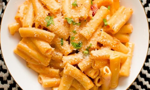 Dump and Start Instant Pot Creamy Ziti