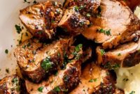 Easy Crock Pot Garlic Balsamic Pork Loin