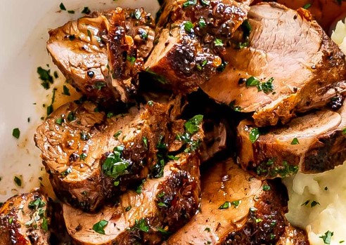 Easy Crock Pot Garlic Balsamic Pork Loin