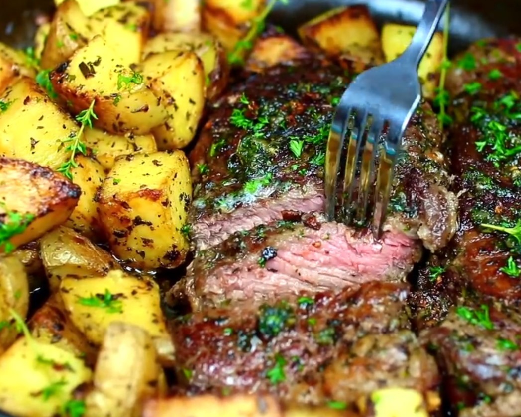 Skillet Garlic Butter Herb Steak And Potatoes Video Lindsys Kitchen 